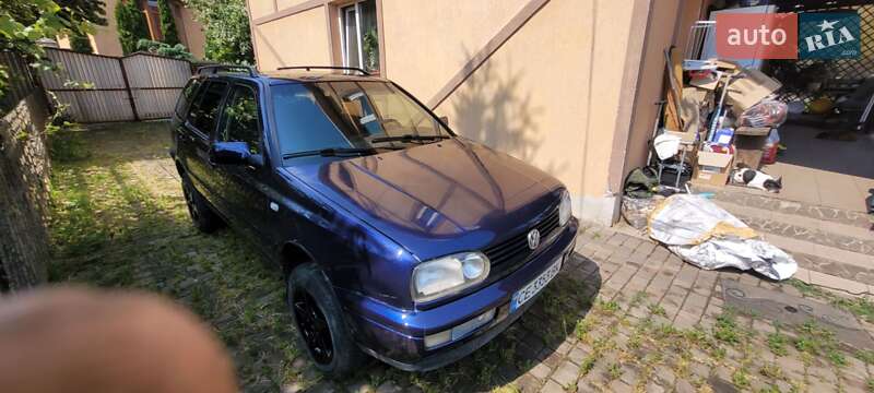 Універсал Volkswagen Golf 1996 в Чернівцях