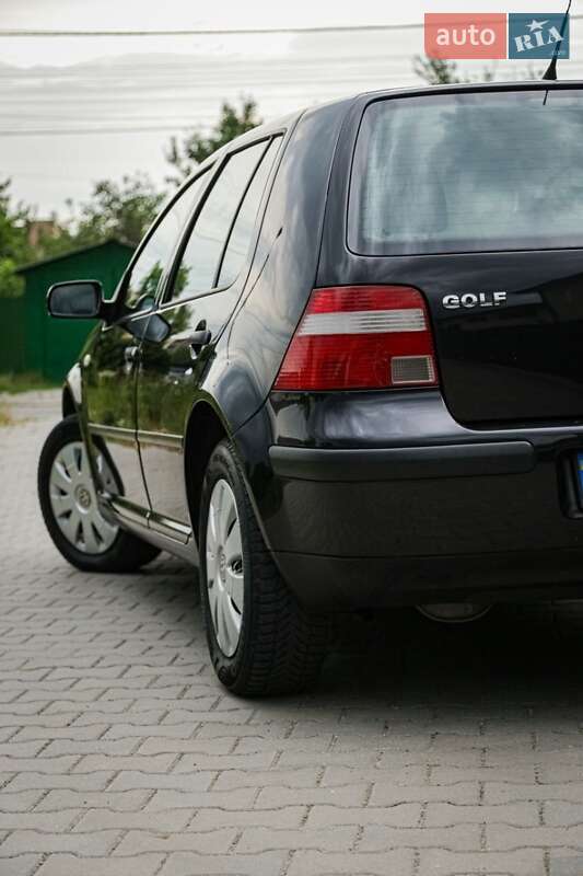 Хетчбек Volkswagen Golf 2003 в Хмельницькому