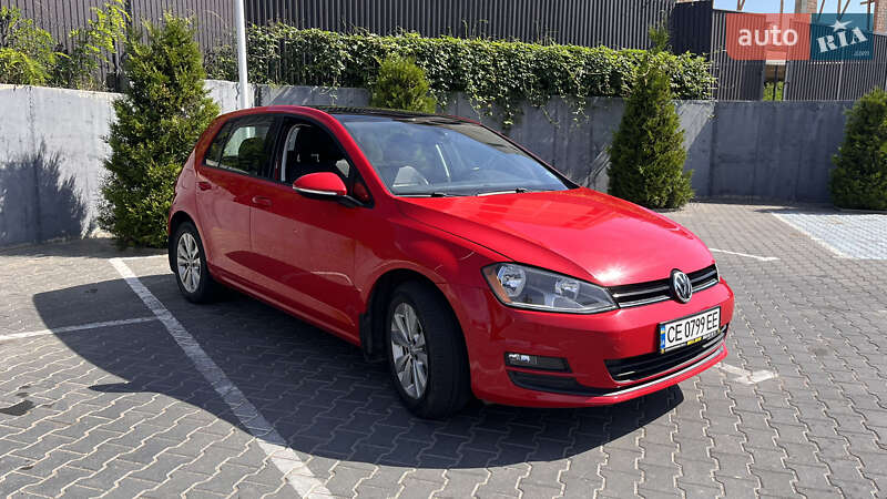 Хетчбек Volkswagen Golf 2016 в Чернівцях