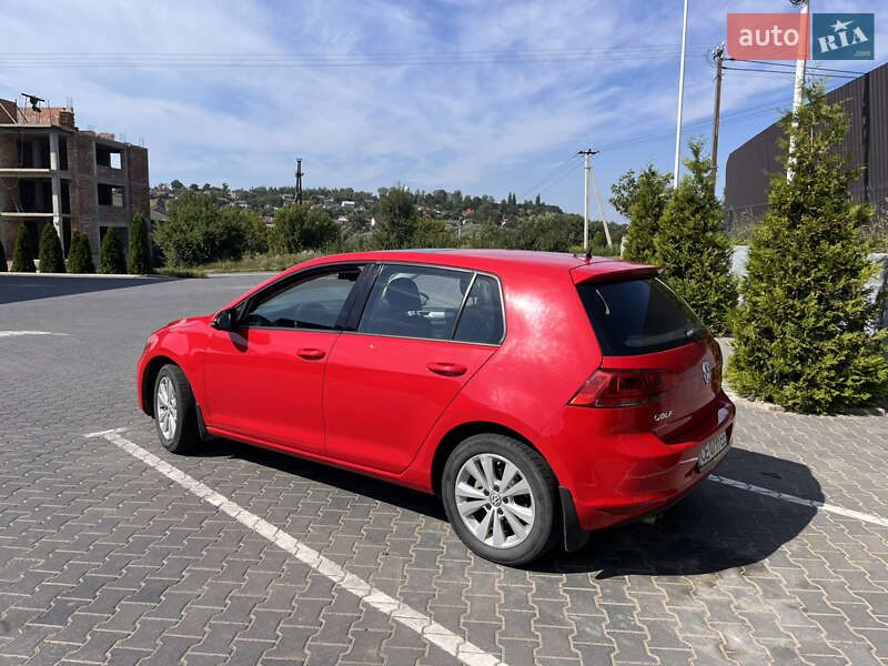 Хетчбек Volkswagen Golf 2016 в Чернівцях