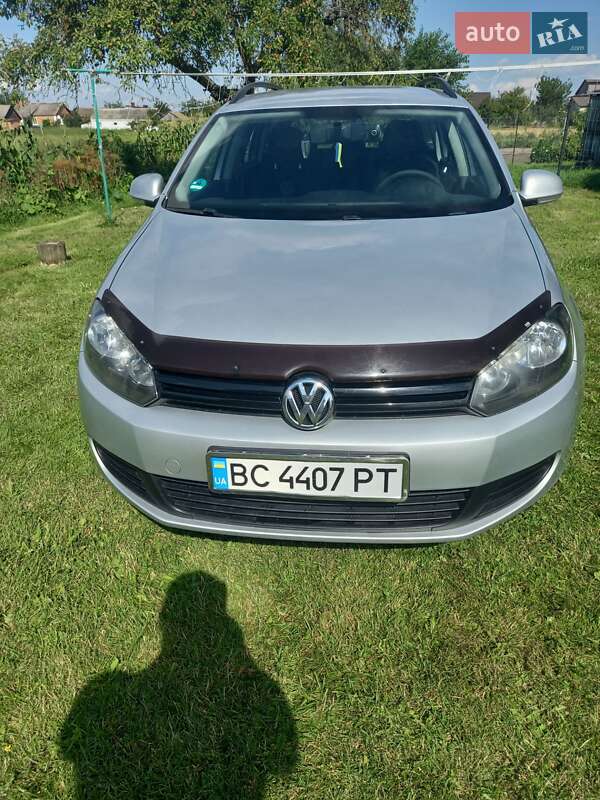 Універсал Volkswagen Golf 2012 в Острозі