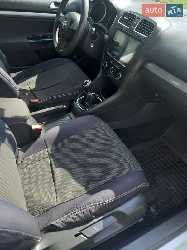 Універсал Volkswagen Golf 2012 в Острозі