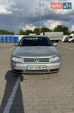 Хетчбек Volkswagen Golf 2003 в Дубні