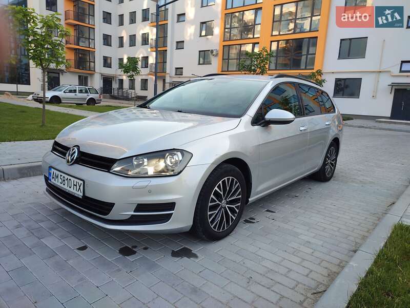 Універсал Volkswagen Golf 2015 в Вінниці