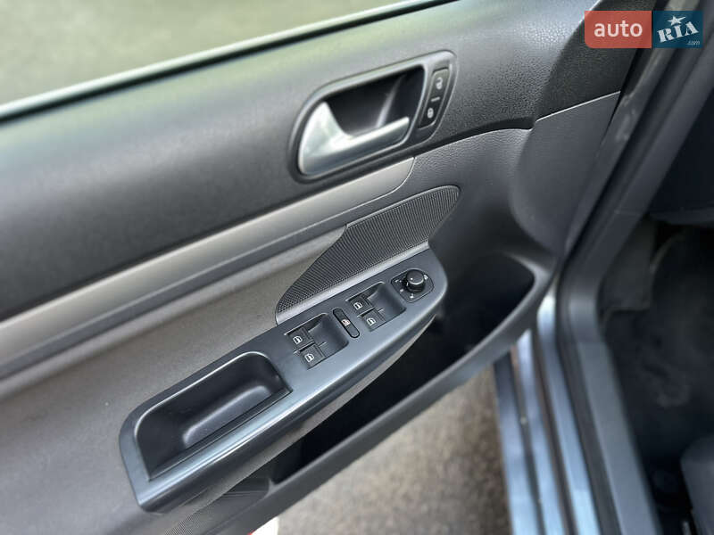 Універсал Volkswagen Golf 2008 в Рівному