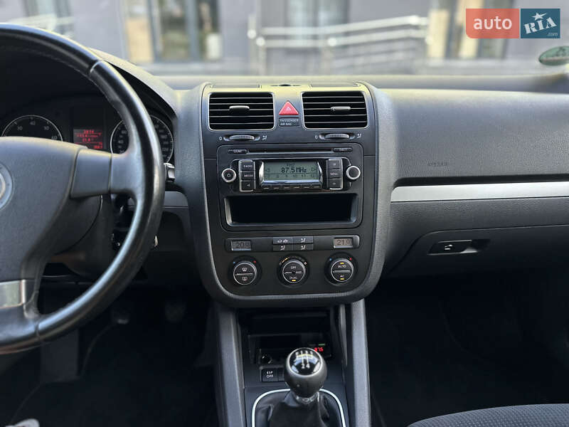 Універсал Volkswagen Golf 2008 в Рівному