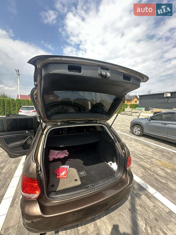 Універсал Volkswagen Golf 2011 в Луцьку