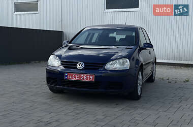 Хетчбек Volkswagen Golf 2005 в Калуші