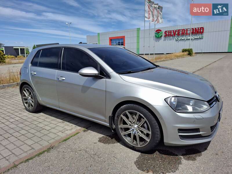 Хэтчбек Volkswagen Golf 2012 в Тячеве