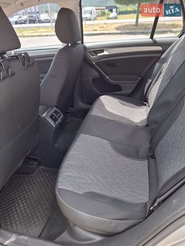 Хэтчбек Volkswagen Golf 2012 в Тячеве