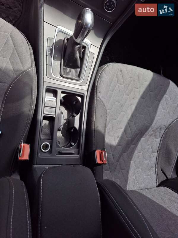 Хэтчбек Volkswagen Golf 2012 в Тячеве