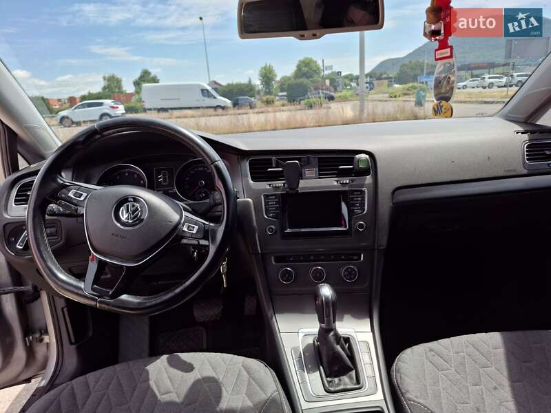 Хэтчбек Volkswagen Golf 2012 в Тячеве