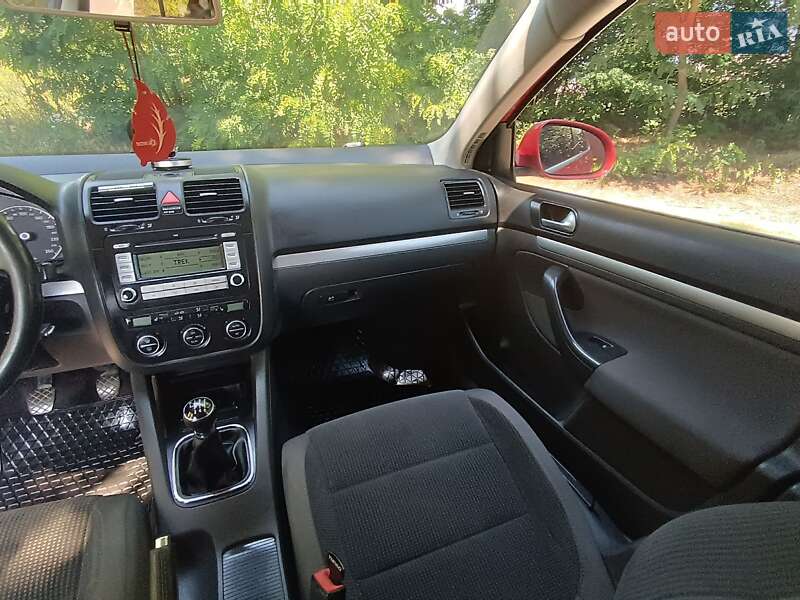 Універсал Volkswagen Golf 2008 в Рівному