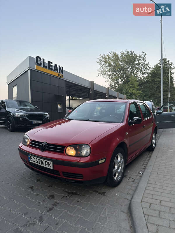 Хетчбек Volkswagen Golf 2003 в Львові
