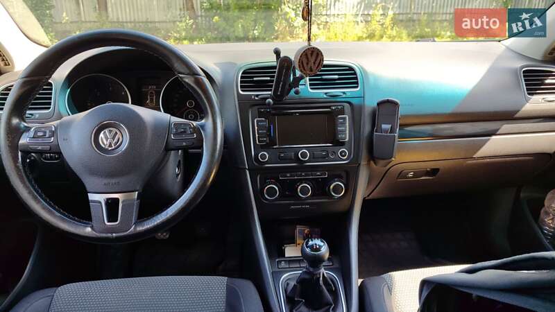 Універсал Volkswagen Golf 2010 в Ужгороді