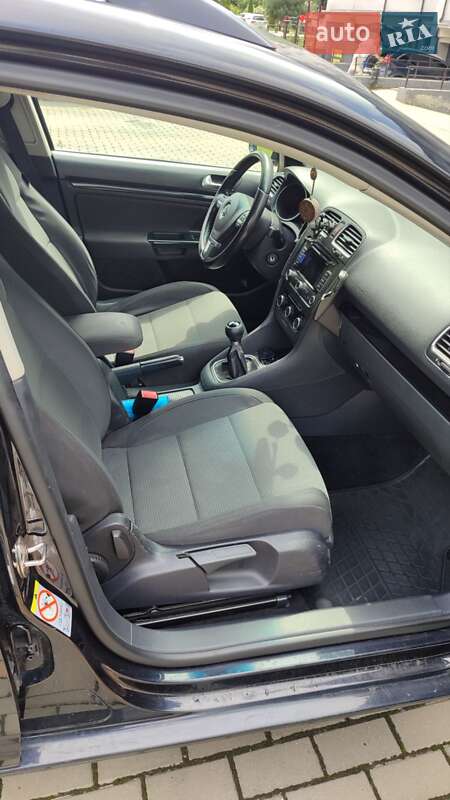 Універсал Volkswagen Golf 2010 в Ужгороді