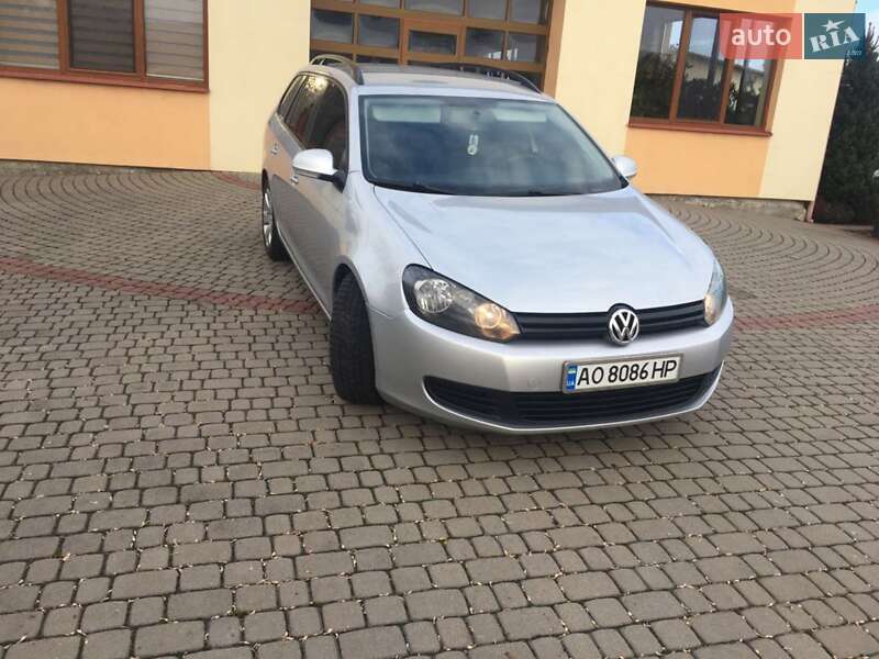 Універсал Volkswagen Golf 2011 в Хусті