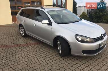 Универсал Volkswagen Golf 2011 в Хусте