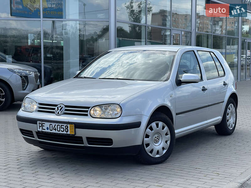 Volkswagen Golf 2003