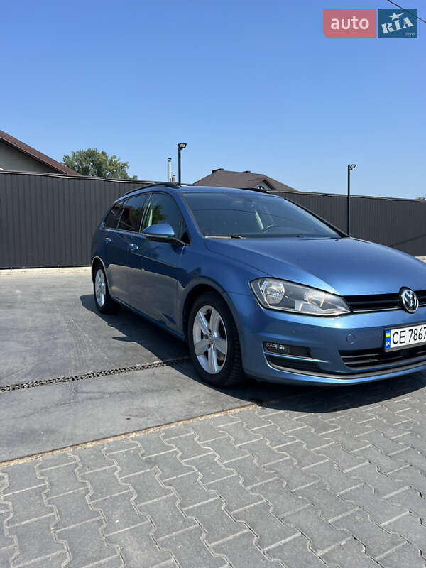 Універсал Volkswagen Golf 2015 в Чернівцях