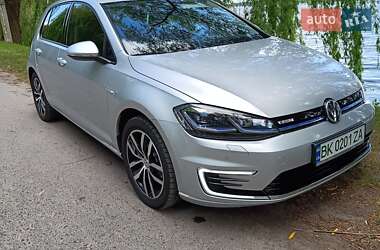 Хетчбек Volkswagen Golf 2019 в Дубні