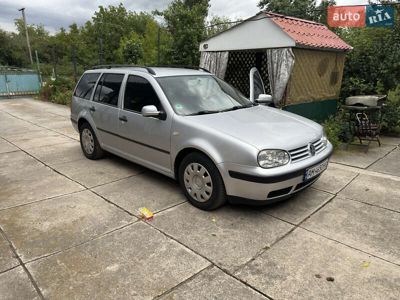 Універсал Volkswagen Golf 2002 в Бердичеві