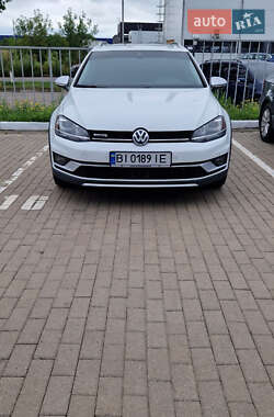 Хетчбек Volkswagen Golf 2016 в Полтаві