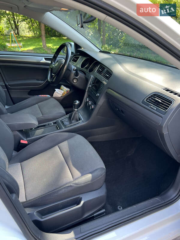 Хэтчбек Volkswagen Golf 2014 в Тернополе