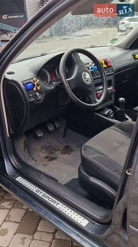 Хетчбек Volkswagen Golf 2003 в Коростені