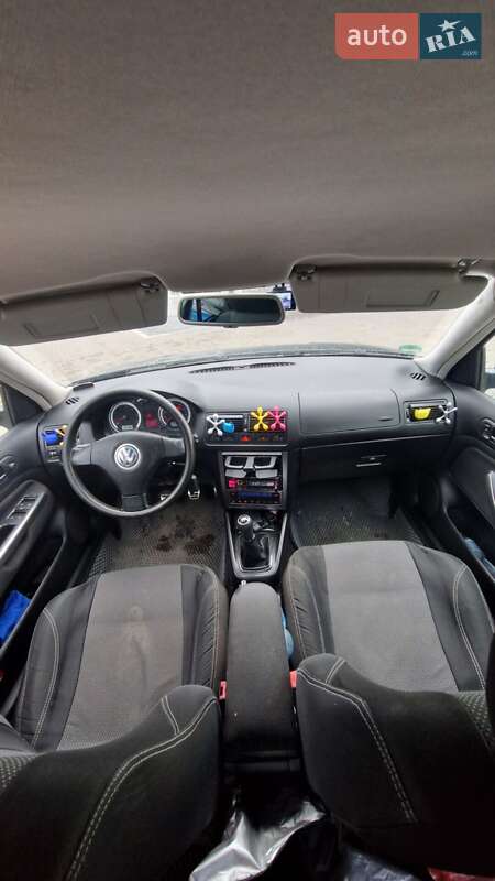 Хетчбек Volkswagen Golf 2003 в Коростені