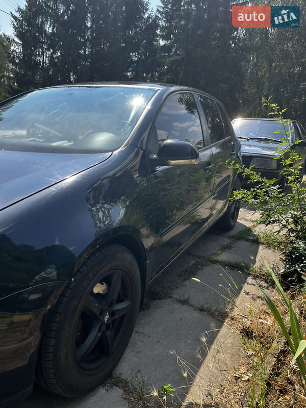 Хетчбек Volkswagen Golf 2006 в Кривому Розі