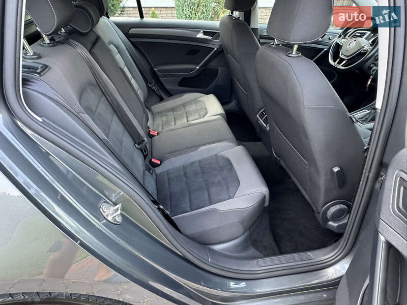 Універсал Volkswagen Golf 2018 в Києві