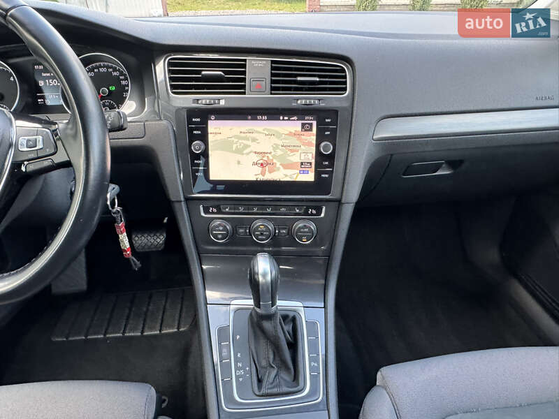 Універсал Volkswagen Golf 2018 в Києві