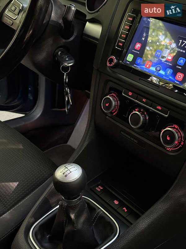 Хетчбек Volkswagen Golf 2010 в Ужгороді