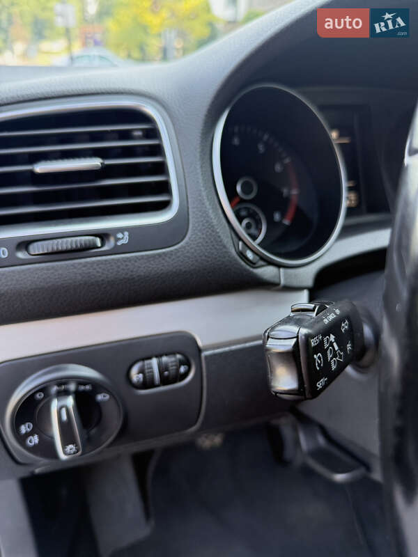 Хетчбек Volkswagen Golf 2010 в Ужгороді