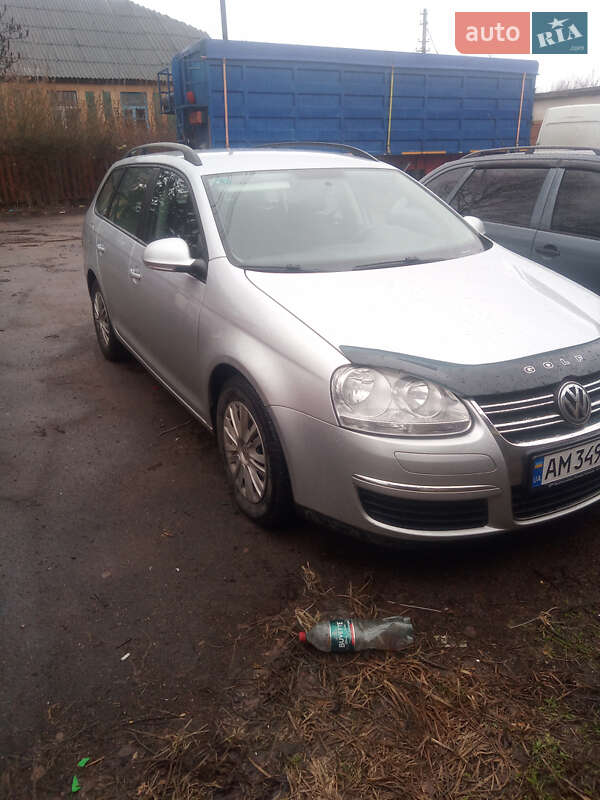 Універсал Volkswagen Golf 2009 в Житомирі