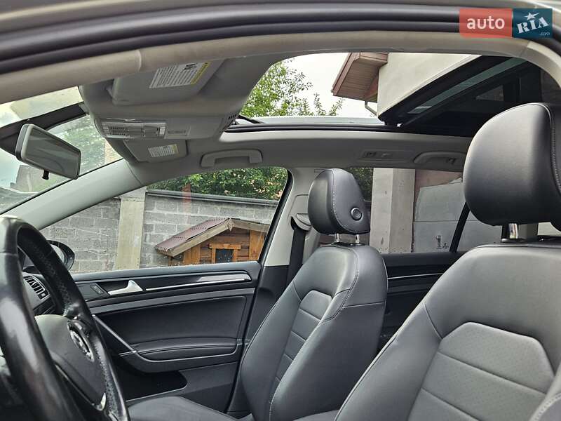 Універсал Volkswagen Golf 2015 в Івано-Франківську