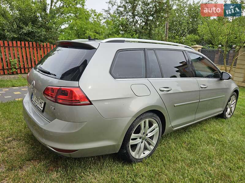 Універсал Volkswagen Golf 2015 в Івано-Франківську