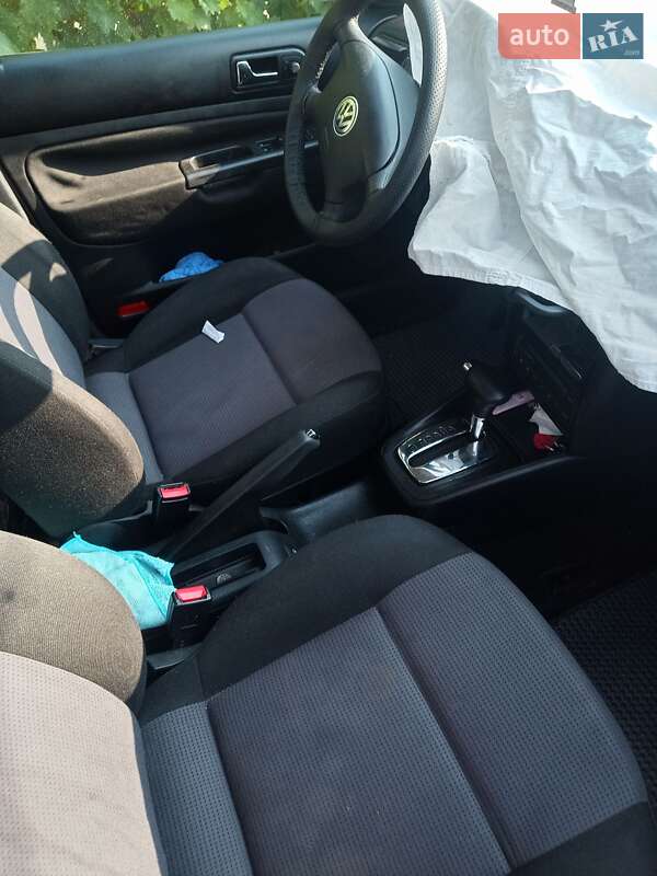 Хэтчбек Volkswagen Golf 2001 в Килии