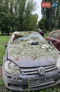 Хетчбек Volkswagen Golf 2004 в Києві