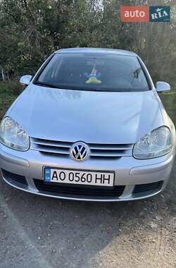 Хетчбек Volkswagen Golf 2005 в Ужгороді