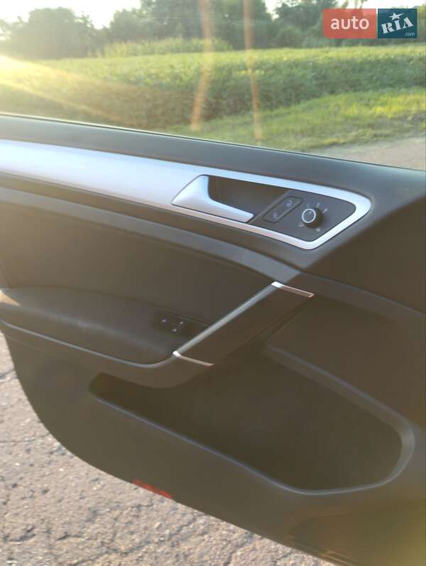 Універсал Volkswagen Golf 2015 в Пирятині