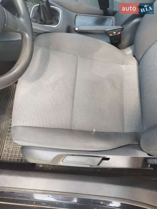 Универсал Volkswagen Golf 2008 в Хусте