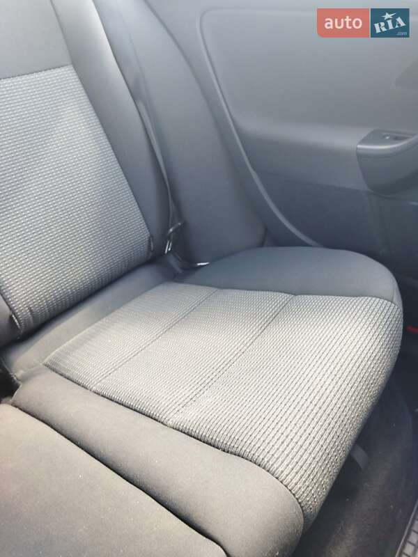 Универсал Volkswagen Golf 2008 в Хусте