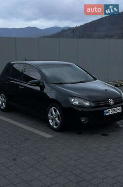 Хэтчбек Volkswagen Golf 2012 в Ужгороде