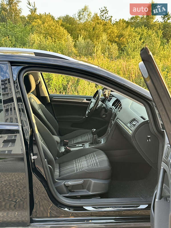 Універсал Volkswagen Golf 2015 в Львові