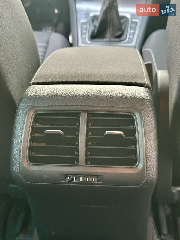 Універсал Volkswagen Golf 2015 в Львові