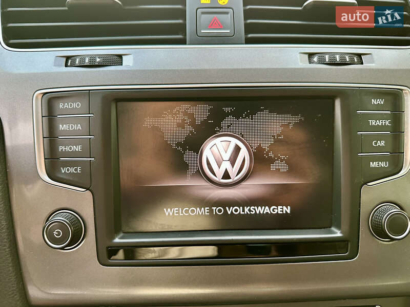 Універсал Volkswagen Golf 2015 в Львові