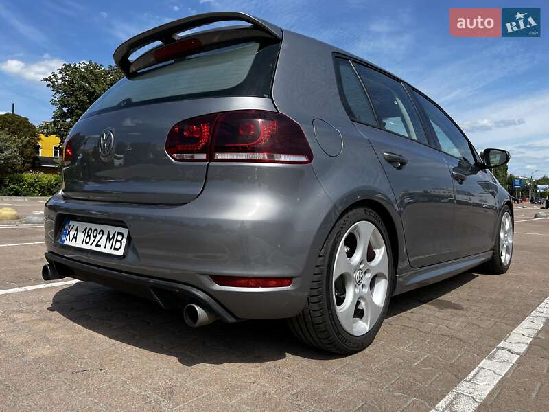 Хэтчбек Volkswagen Golf 2012 в Киеве