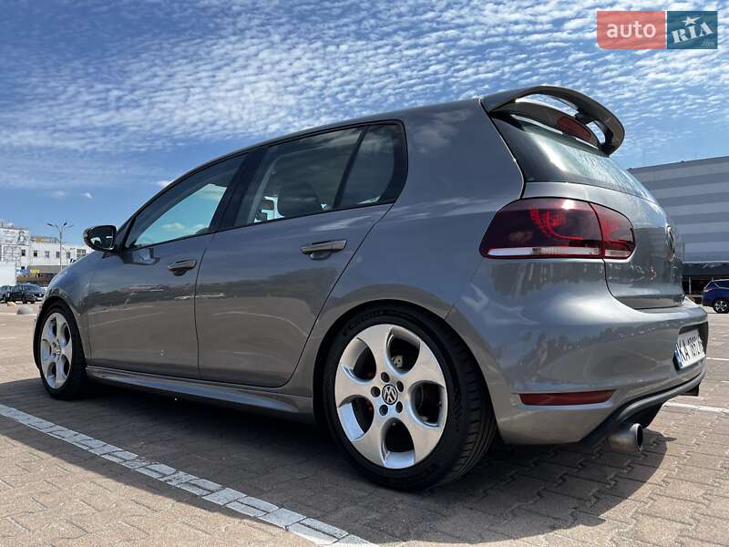 Хэтчбек Volkswagen Golf 2012 в Киеве